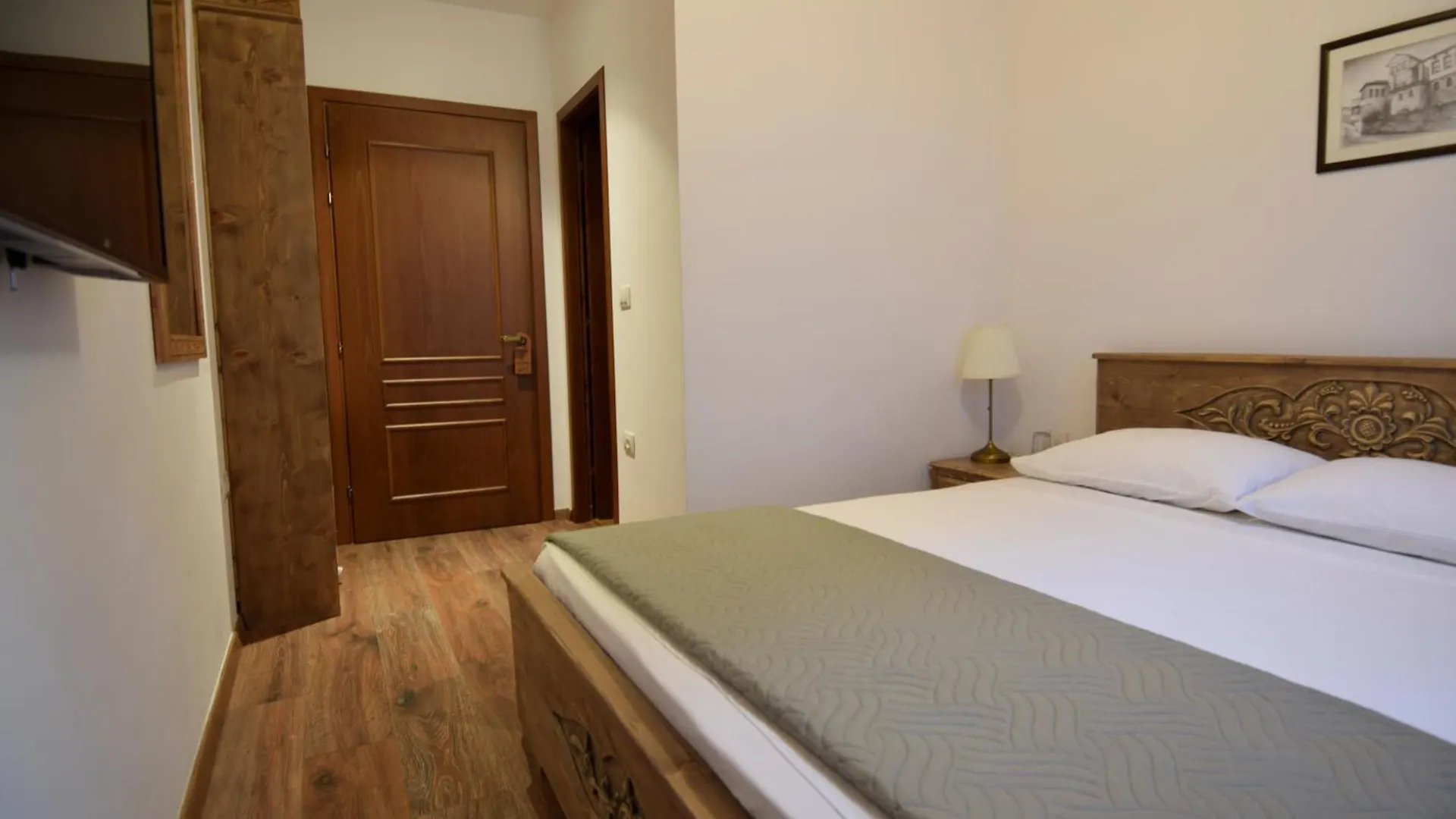Hotel 4 Rooms 1940 Gjirokaster