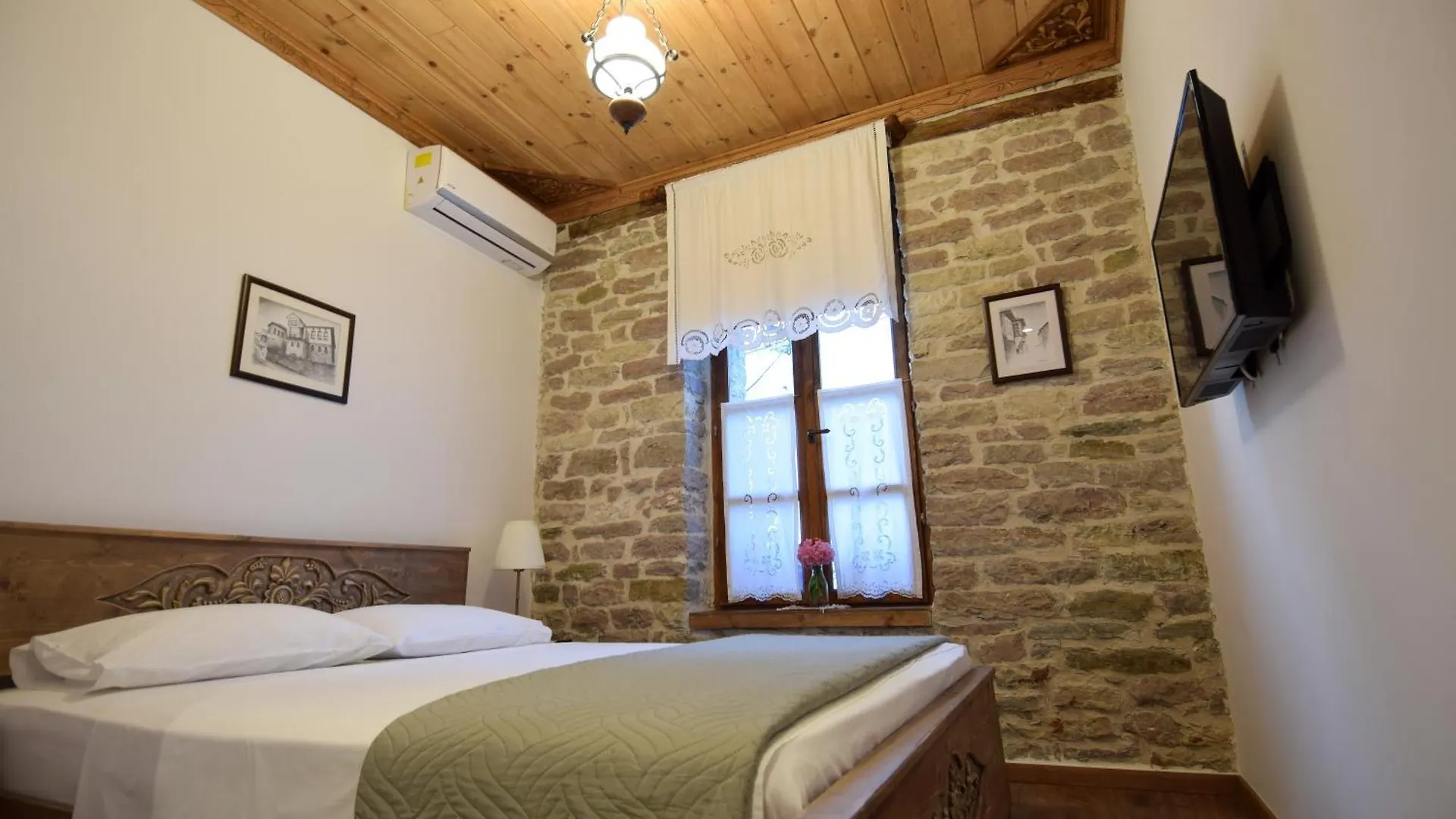 Hotel 4 Rooms 1940 Gjirokaster