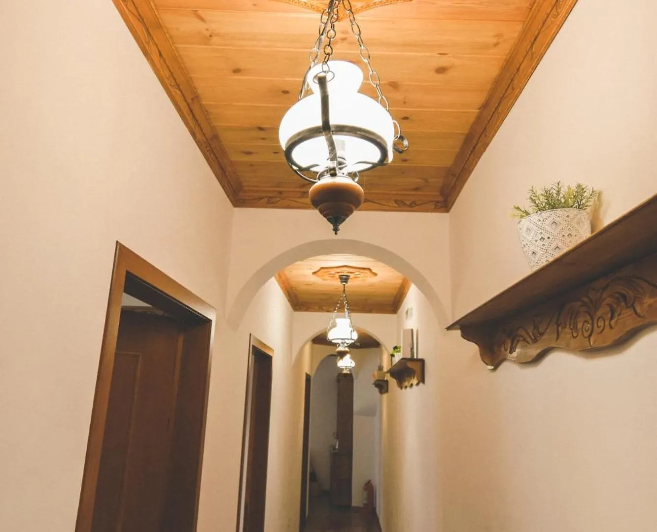 4 Rooms 1940 Gjirokaster